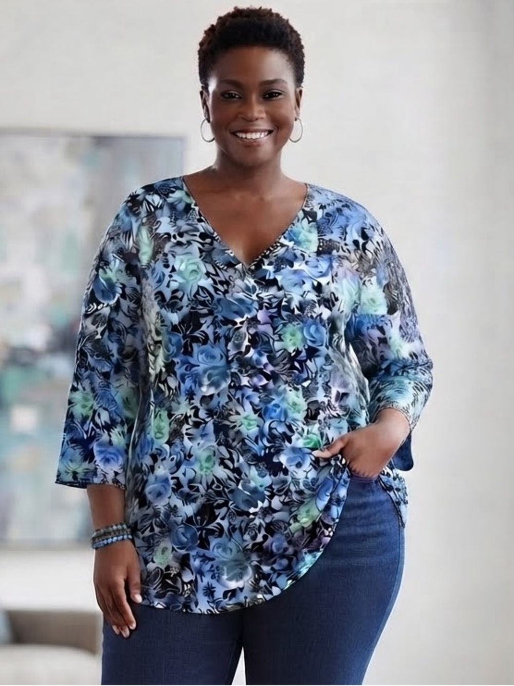 Arna York Collection V-Neck Floral Print Women’s Top in Blue 3x 4x